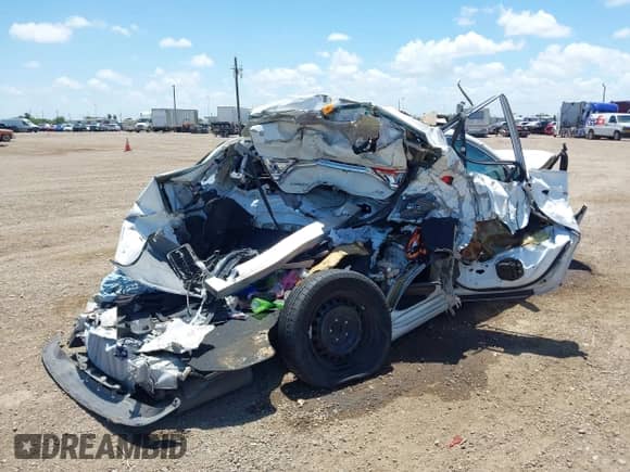 2016 Toyota Camry XLE с VIN 4T4BF1FK8GR547396, выставлен на аукционе IAAI как лот 42942998 с пробегом Не указан миль и . История ставок и продаж доступна на DreamBid. Изображение 6.