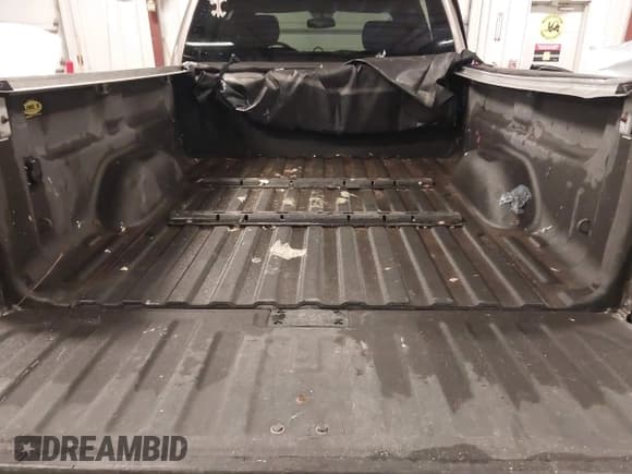 ✅ 2014 Chevrolet Silverado 2500HD LT • VIN: 1GC1KXC85EF131664 • Lot: 40820826. Listed on IAAI with 113,817 mi. Free auction sales archive from the USA and detailed vehicle history report at DreamBid. Image 18.