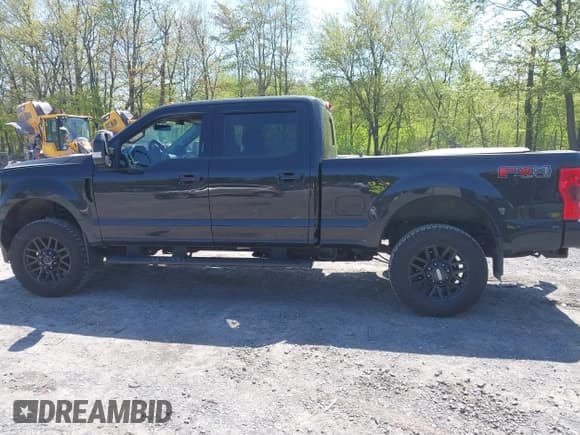 ✅ 2019 Ford F-250 XL • VIN: 1FT7W2B64KEG62759 • Lot: 42241483. Listed on IAAI with 64,683 mi. Free auction sales archive from the USA and detailed vehicle history report at DreamBid. Image 14.