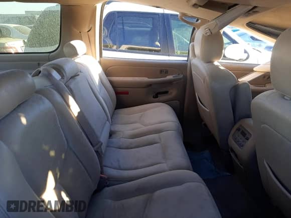 2005 Chevrolet Suburban LT z VIN 3GNEC16Z35G233549, wystawiony jako Copart lot #71860624 z przebiegiem Nie podano mil oraz Nie do naprawy • Non repairable. Historia ofert i sprzedaży dostępna na DreamBid. Obrazek 11.