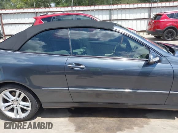 ✅ 2009 Mercedes-Benz CLK 350 • VIN: WDBTK56F19T100828 • Лот: 42713744. Опубликован ранее на IAAI с пробегом 69 391 миль. Бесплатный доступ к архиву аукционных продаж из США и подробный отчёт об истории автомобиля на DreamBid. Изображение 13.