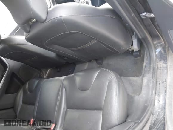 ✅ 2015 Volvo XC60 T6 • VIN: YV4902RK1F2731585 • Lot: 41669105. Wystawiony na IAAI z przebiegiem 142 755 mil. Bezpłatny archiwum sprzedaży aukcyjnych z USA i szczegółowy raport historii pojazdu na DreamBid. Zdjęcie 8.