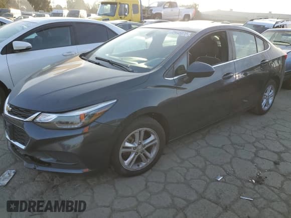 ✅ 2018 Chevrolet Cruze LT • VIN: 1G1BE5SM0J7216858 • Lot: 72445972. Wystawiony na Copart z przebiegiem Nie podano. Bezpłatny archiwum sprzedaży aukcyjnych z USA i szczegółowy raport historii pojazdu na DreamBid. Zdjęcie 1.