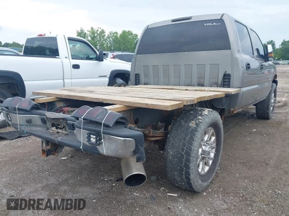 ✅ 2006 Chevrolet Silverado 2500HD LT3 • VIN: 1GCHK23D36F183567 • Лот: 42841319. Опубликован ранее на IAAI с пробегом 184 029 миль. Бесплатный доступ к архиву аукционных продаж из США и подробный отчёт об истории автомобиля на DreamBid. Изображение 4.