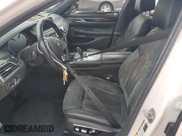 ✅ 2016 BMW 7 Series 750i • VIN: WBA7F0C51GGL99309 • Lot: 81058635. Listed on Copart with Not provided. Free auction sales archive from the USA and detailed vehicle history report at DreamBid. Image 7.