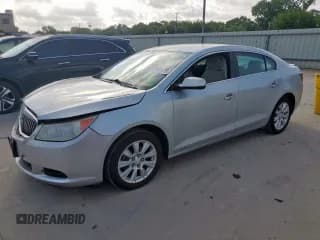 ✅ 2013 Buick LaCrosse • VIN: 1G4GA5ER6DF189350 • Lot: 61634735. Wystawiony na Copart z przebiegiem 81 430 mil. Bezpłatny archiwum sprzedaży aukcyjnych z USA i szczegółowy raport historii pojazdu na DreamBid. Zdjęcie 1.
