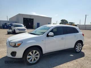 2014 Mitsubishi Outlander ES with VIN 4A4AR3AU8EE028435, listed as a Copart auction lot 69958155 with 88,216 mi miles and Salvage title. Bid and sale history available at DreamBid. Image 1.