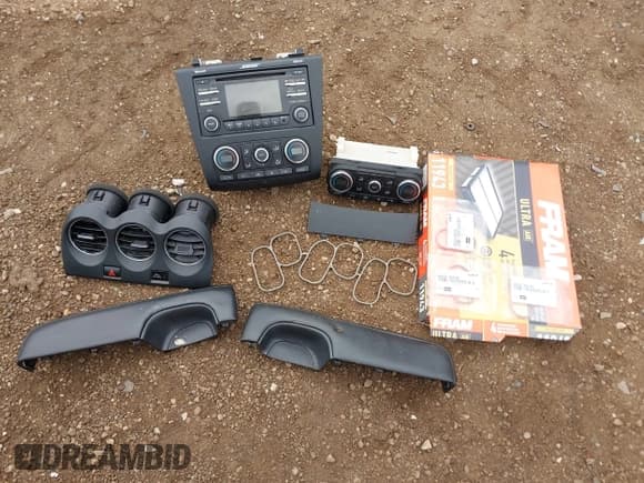 ✅ 2015 Kia Sedona SX-L • VIN: KNDME5C15F6031979 • Lot: 42870261. Listed on IAAI with 211,316 mi. Free auction sales archive from the USA and detailed vehicle history report at DreamBid. Image 12.