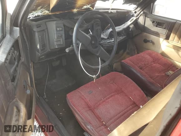 ✅ 1987 GMC Sonoma • VIN: 1GTBS14E0H8505371 • Lot: 48561145. Wystawiony na Copart z przebiegiem Nie podano. Bezpłatny archiwum sprzedaży aukcyjnych z USA i szczegółowy raport historii pojazdu na DreamBid. Zdjęcie 8.