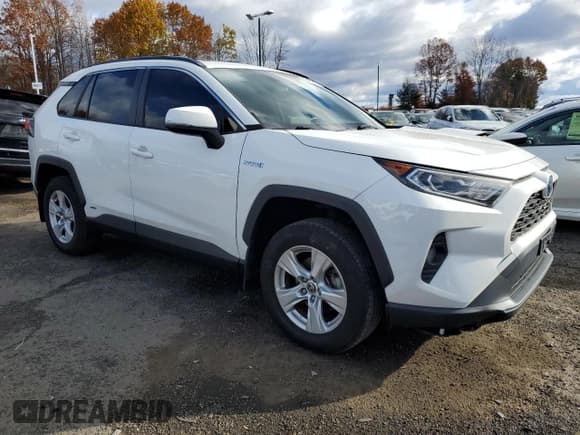 ✅ 2021 Toyota RAV4 Hybrid XLE • VIN: JTMRWRFV5MD132070 • Lot: 85408385. Wystawiony na Copart z przebiegiem 104 651 mil. Bezpłatny archiwum sprzedaży aukcyjnych z USA i szczegółowy raport historii pojazdu na DreamBid. Zdjęcie 4.