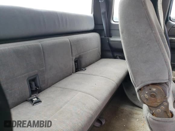 ✅ 1995 Ford F-250 • VIN: 1FTHX26F5SKB55141 • Lot: 66951945. Wystawiony na Copart z przebiegiem 295 266 mil. Bezpłatny archiwum sprzedaży aukcyjnych z USA i szczegółowy raport historii pojazdu na DreamBid. Zdjęcie 10.