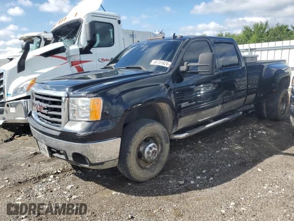 ✅ 2007 GMC Sierra 3500HD DRW SLE2 • VIN: 1GTJK33687F566382 • Lot: 60751624. Wystawiony na Copart z przebiegiem 185 742 mil. Bezpłatny archiwum sprzedaży aukcyjnych z USA i szczegółowy raport historii pojazdu na DreamBid. Zdjęcie 1.