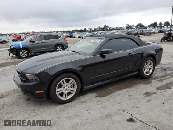 ✅ 2012 Ford Mustang Premium • VIN: 1ZVBP8EM4C5211513 • Lot: 89921575. Listed on Copart with 155,388 mi. Free auction sales archive from the USA and detailed vehicle history report at DreamBid. Image 1.