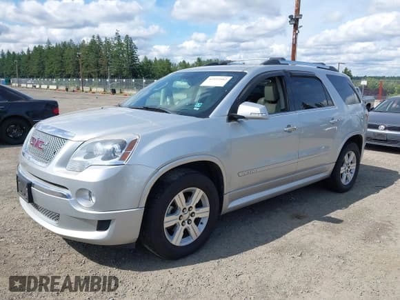 ✅ 2012 GMC Acadia Denali • VIN: 1GKKVTED3CJ321511 • Lot: 42555102. Listed on IAAI with 160,857 mi. Free auction sales archive from the USA and detailed vehicle history report at DreamBid. Image 17.