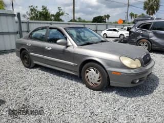 ✅ 2004 Hyundai Sonata • VIN: KMHWF25HX4A957069 • Lot: 56349275. Wystawiony na Copart z przebiegiem 184 083 mil. Bezpłatny archiwum sprzedaży aukcyjnych z USA i szczegółowy raport historii pojazdu na DreamBid. Zdjęcie 4.