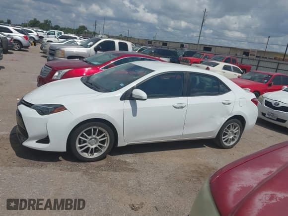 ✅ 2018 Toyota Corolla L • VIN: 5YFBURHE5JP840879 • Lot: 43201366. Listed on IAAI with 120,353 mi. Free auction sales archive from the USA and detailed vehicle history report at DreamBid. Image 14.
