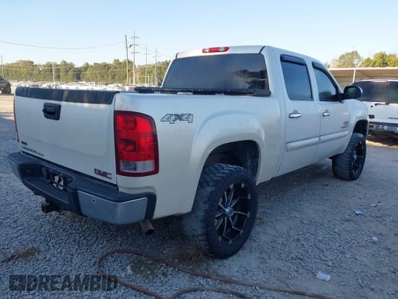 ✅ 2012 GMC Sierra 1500 SLE • VIN: 3GTP2VE76CG280325 • Lot: 43393289. Listed on IAAI with 202,459 mi. Free auction sales archive from the USA and detailed vehicle history report at DreamBid. Image 4.