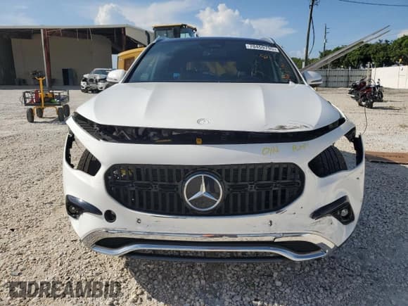 ✅ 2025 Mercedes-Benz GLA 250 • VIN: W1N4N4GB7SJ639323 • Лот: 70459795. Опубликован ранее на Copart с пробегом 11 552 миль. Бесплатный доступ к архиву аукционных продаж из США и подробный отчёт об истории автомобиля на DreamBid. Изображение 5.