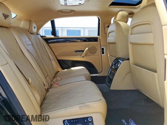 ✅ 2014 Bentley Flying Spur • VIN: SCBEC9ZA8EC088818 • Lot: 61191335. Wystawiony na Copart z przebiegiem 26 781 mil. Bezpłatny archiwum sprzedaży aukcyjnych z USA i szczegółowy raport historii pojazdu na DreamBid. Zdjęcie 10.