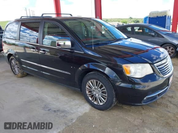 ✅ 2013 Chrysler Town & Country Touring L • VIN: 2C4RC1CG5DR570939 • Lot: 43334954. Listed on IAAI with 204,148 mi. Free auction sales archive from the USA and detailed vehicle history report at DreamBid. Image 1.