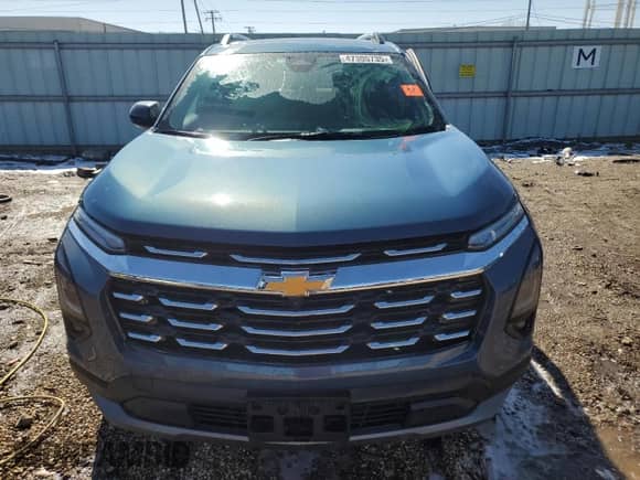 2025 Chevrolet Equinox FWD LT with VIN 3GNAXHEG2SL162052, listed as a Copart auction lot 47305735 with 1,038 mi miles and Salvage title. Bid and sale history available at DreamBid. Image 5.