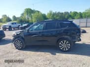 ✅ 2024 Toyota Corolla Cross XLE • VIN: 7MUDAAAG0RV080383 • Lot: 42032391. Wystawiony na IAAI z przebiegiem 16 593 mil. Bezpłatny archiwum sprzedaży aukcyjnych z USA i szczegółowy raport historii pojazdu na DreamBid. Zdjęcie 15.