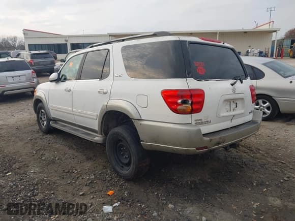 ✅ 2004 Toyota Sequoia SR5 • VIN: 5TDZT34A04S235004 • Лот: 43764662. Опубликован ранее на IAAI с пробегом Не указан. Бесплатный доступ к архиву аукционных продаж из США и подробный отчёт об истории автомобиля на DreamBid. Изображение 3.