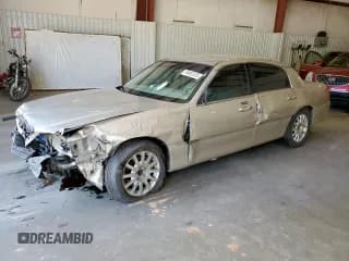 ✅ 2007 Lincoln Town Car Signature • VIN: 1LNHM81W47Y625162 • Лот: 84862025. Опубликован ранее на Copart с пробегом 152 493 миль. Бесплатный доступ к архиву аукционных продаж из США и подробный отчёт об истории автомобиля на DreamBid. Изображение 1.