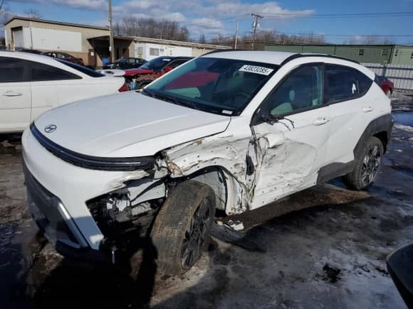 ✅ 2025 Hyundai Kona SEL • VIN: KM8HBCAB3SU196831 • Lot: 43823285. Listed on Copart with 4,226 mi. Free auction sales archive from the USA and detailed vehicle history report at DreamBid. Image 1.