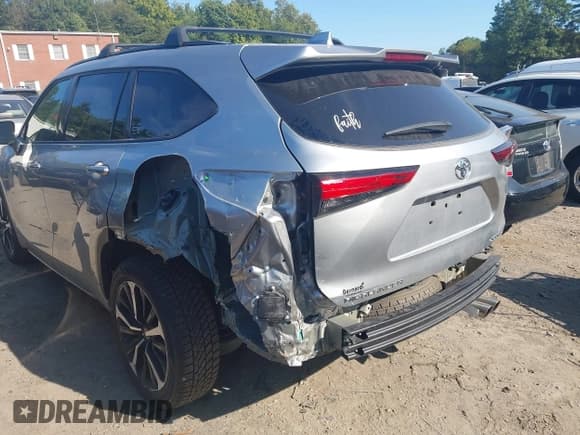 ✅ 2022 Toyota Highlander XSE • VIN: 5TDJZRBH7NS178218 • Lot: 43181239. Listed on IAAI with 31,629 mi. Free auction sales archive from the USA and detailed vehicle history report at DreamBid. Image 6.