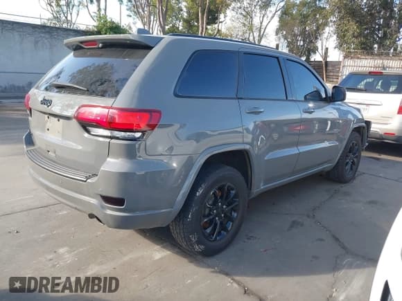 ✅ 2020 Jeep Grand Cherokee Altitude • VIN: 1C4RJFAG6LC196340 • Lot: 43808017. Listed on IAAI with 81,960 mi. Free auction sales archive from the USA and detailed vehicle history report at DreamBid. Image 4.