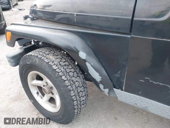 ✅ 1998 Jeep Wrangler SE • VIN: 1J4FY29P9WP777771 • Lot: 43752771. Wystawiony na IAAI z przebiegiem Nie podano. Bezpłatny archiwum sprzedaży aukcyjnych z USA i szczegółowy raport historii pojazdu na DreamBid. Zdjęcie 6.