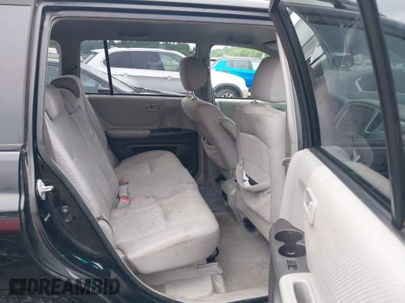 ✅ 2005 Toyota Highlander • VIN: JTEEP21A950119205 • Lot: 42705711. Listed on IAAI with 178,128 mi. Free auction sales archive from the USA and detailed vehicle history report at DreamBid. Image 8.