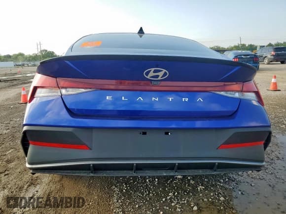 ✅ 2025 Hyundai Elantra SEL Sport • VIN: KMHLM4DG2SU041947 • Lot: 71001385. Listed on Copart with 2,010 mi. Free auction sales archive from the USA and detailed vehicle history report at DreamBid. Image 6.