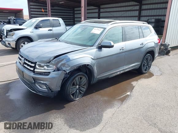 ✅ 2018 Volkswagen Atlas SEL Premium • VIN: 1V2NR2CA1JC536692 • Lot: 42129641. Wystawiony na IAAI z przebiegiem 88 790 mil. Bezpłatny archiwum sprzedaży aukcyjnych z USA i szczegółowy raport historii pojazdu na DreamBid. Zdjęcie 18.