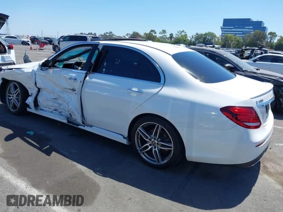 ✅ 2020 Mercedes-Benz E 350 • VIN: W1KZF8DB3LA842013 • Лот: 43144157. Опубликован ранее на IAAI с пробегом 59 494 миль. Бесплатный доступ к архиву аукционных продаж из США и подробный отчёт об истории автомобиля на DreamBid. Изображение 14.