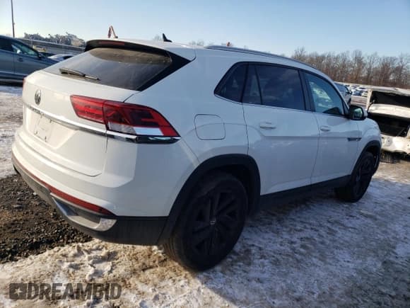 ✅ 2022 Volkswagen Atlas SE • VIN: 1V2JC2CA1NC201714 • Lot: 42140585. Listed on Copart with 31,953 mi. Free auction sales archive from the USA and detailed vehicle history report at DreamBid. Image 3.