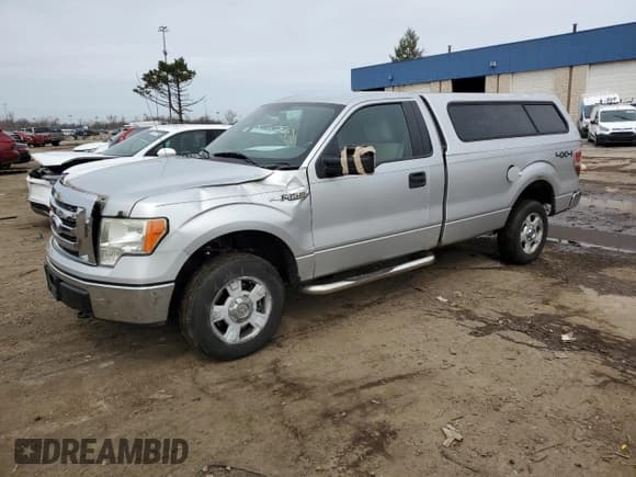 ✅ 2010 Ford F-150 XL • VIN: 1FTNF1E83AKE25517 • Лот: 51992535. Опубликован ранее на Copart с пробегом 140 373 миль. Бесплатный доступ к архиву аукционных продаж из США и подробный отчёт об истории автомобиля на DreamBid. Изображение 1.