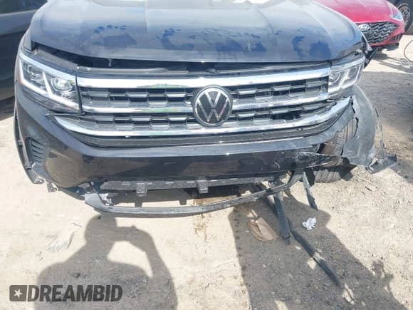 ✅ 2023 Volkswagen Atlas SEL • VIN: 1V2BE2CA3PC227409 • Lot: 42743025. Wystawiony na IAAI z przebiegiem 20 226 mil. Bezpłatny archiwum sprzedaży aukcyjnych z USA i szczegółowy raport historii pojazdu na DreamBid. Zdjęcie 18.