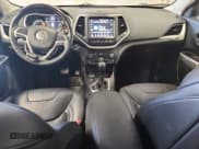 ✅ 2018 Jeep Cherokee Overland • VIN: 1C4PJMJX1JD593957 • Lot: 80904555. Listed on Copart with 62,075 mi. Free auction sales archive from the USA and detailed vehicle history report at DreamBid. Image 8.