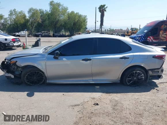 2021 Toyota Camry SE with VIN 4T1T11BK2MU020758, listed as a IAAI auction lot 42238313 with 93,964 mi miles and . Bid and sale history available at DreamBid. Image 14.