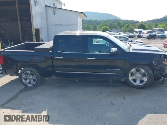 ✅ 2018 Chevrolet Silverado 1500 LTZ • VIN: 3GCUKSEC0JG533022 • Lot: 42470337. Wystawiony na IAAI z przebiegiem 76 640 mil. Bezpłatny archiwum sprzedaży aukcyjnych z USA i szczegółowy raport historii pojazdu na DreamBid. Zdjęcie 13.