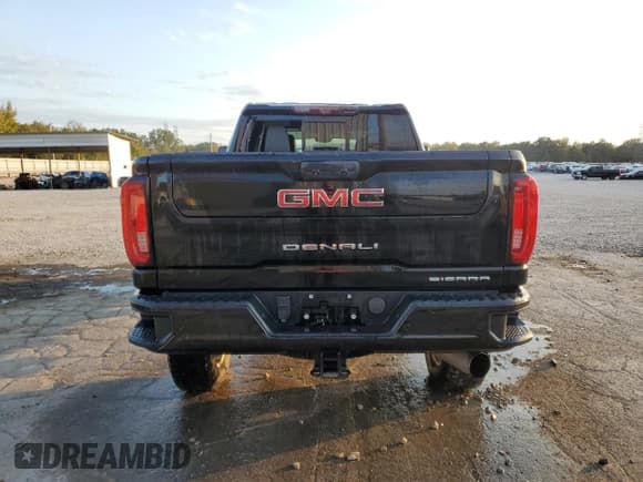 ✅ 2020 GMC Sierra 3500HD Denali • VIN: 1GT49WEY8LF206466 • Lot: 79519234. Wystawiony na Copart z przebiegiem 54 360 mil. Bezpłatny archiwum sprzedaży aukcyjnych z USA i szczegółowy raport historii pojazdu na DreamBid. Zdjęcie 6.