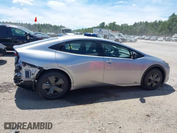 2025 Toyota Prius LE с VIN JTDADABU9S3029478, выставлен на аукционе IAAI как лот 42766701 с пробегом 1 065 миль миль и . История ставок и продаж доступна на DreamBid. Изображение 14.