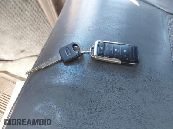 ✅ 2005 Ford Econoline Cargo Recreational • VIN: 1FDRE14L95HA40813 • Lot: 43675884. Wystawiony na IAAI z przebiegiem 230 282 mil. Bezpłatny archiwum sprzedaży aukcyjnych z USA i szczegółowy raport historii pojazdu na DreamBid. Zdjęcie 11.