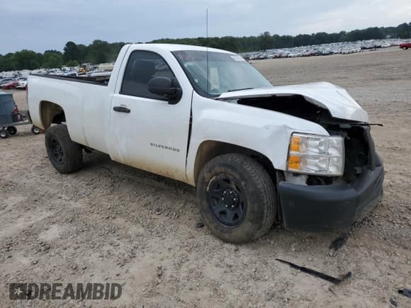 ✅ 2013 Chevrolet Silverado 1500 Work Truck • VIN: 1GCNCPE04DZ395686 • Lot: 62278625. Wystawiony na Copart z przebiegiem 157 314 mil. Bezpłatny archiwum sprzedaży aukcyjnych z USA i szczegółowy raport historii pojazdu na DreamBid. Zdjęcie 4.