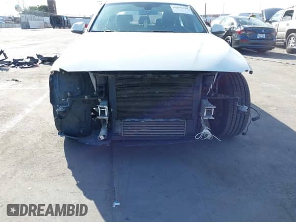 2014 BMW 3 Series 328i с VIN WBA3C1C57EK107752, выставлен на аукционе IAAI как лот 43295470 с пробегом 107 767 миль миль и . История ставок и продаж доступна на DreamBid. Изображение 6.