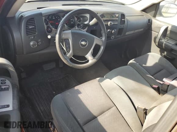 ✅ 2009 Chevrolet Silverado 1500 • VIN: 1GCEC24C79Z131285 • Lot: 92264825. Wystawiony na Copart z przebiegiem 146 596 mil. Bezpłatny archiwum sprzedaży aukcyjnych z USA i szczegółowy raport historii pojazdu na DreamBid. Zdjęcie 8.