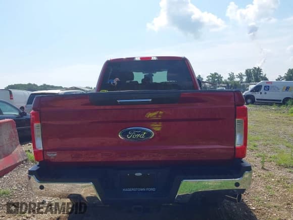✅ 2018 Ford F-250 XL • VIN: 1FT7W2B62JEB48102 • Lot: 42651353. Listed on IAAI with 63,177 mi. Free auction sales archive from the USA and detailed vehicle history report at DreamBid. Image 16.
