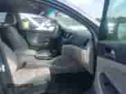 ✅ 2018 Hyundai Tucson SEL • VIN: KM8J33A46JU600381 • Lot: 43268402. Wystawiony na IAAI z przebiegiem 88 535 mil mil. Skorzystaj z bezpłatnego archiwum sprzedaży aukcyjnych z USA i zobacz szczegółowy raport historii pojazdu na DreamBid. Zdjęcie 5.